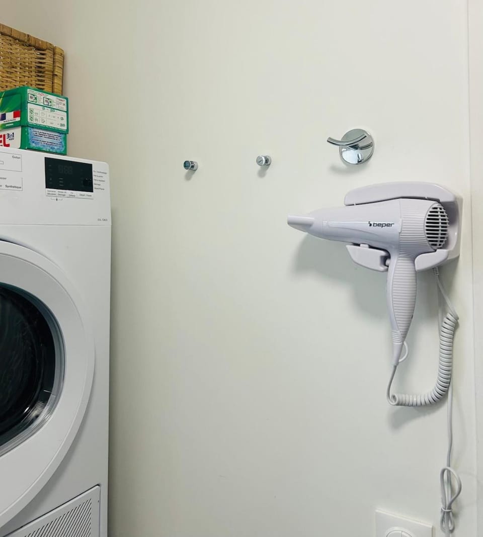 hair dryier, washing machine