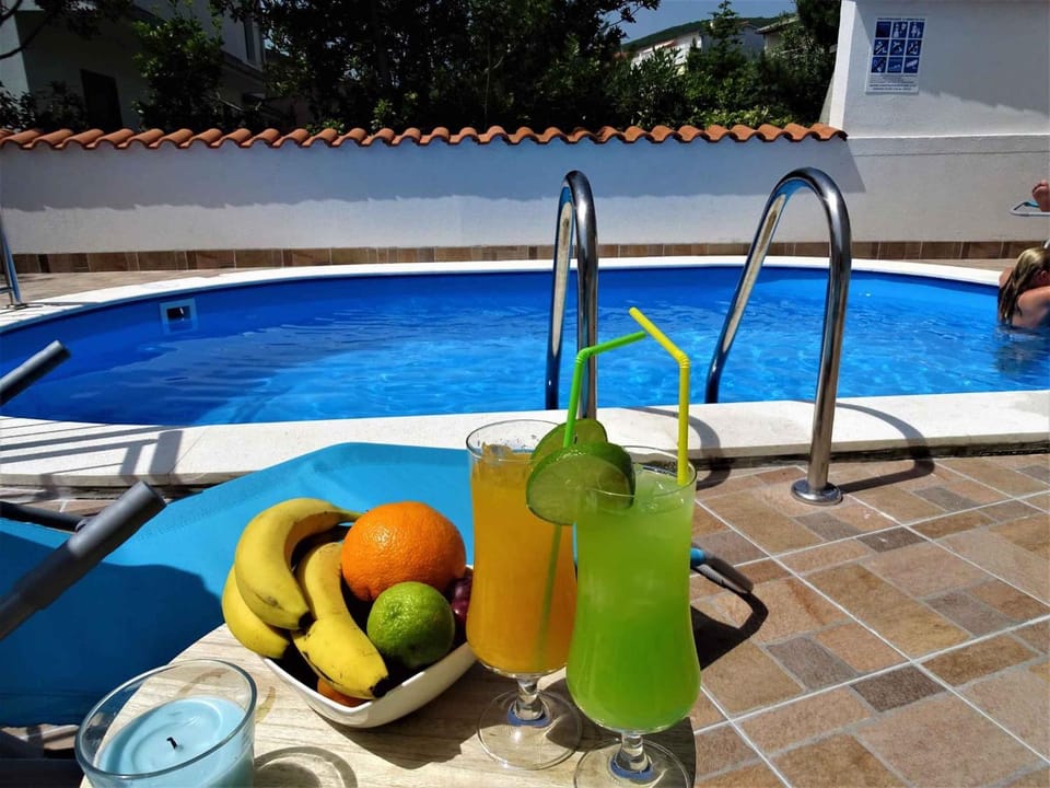 Summer, Swimming pool