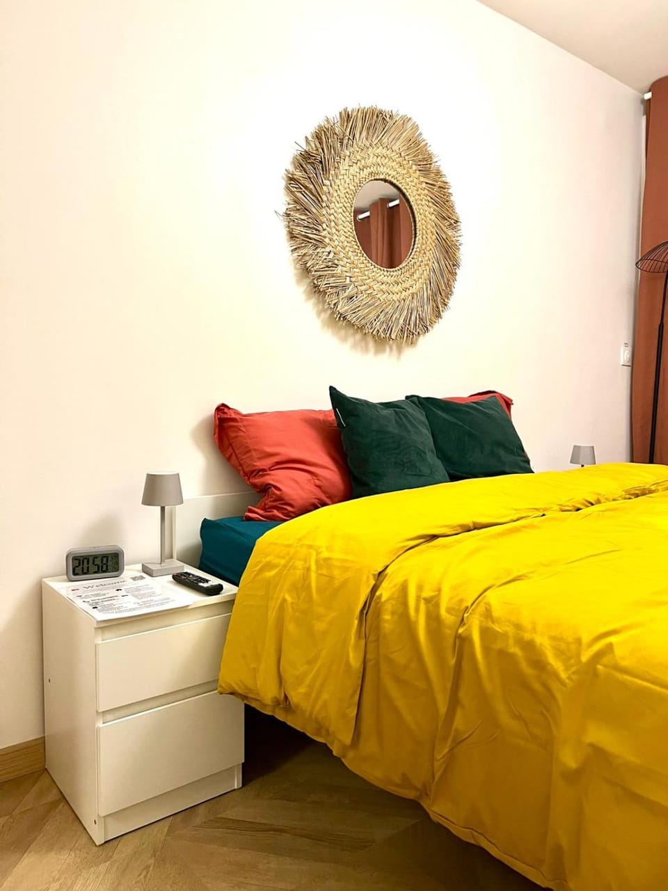 Bed, Photo of the whole room, Bedroom