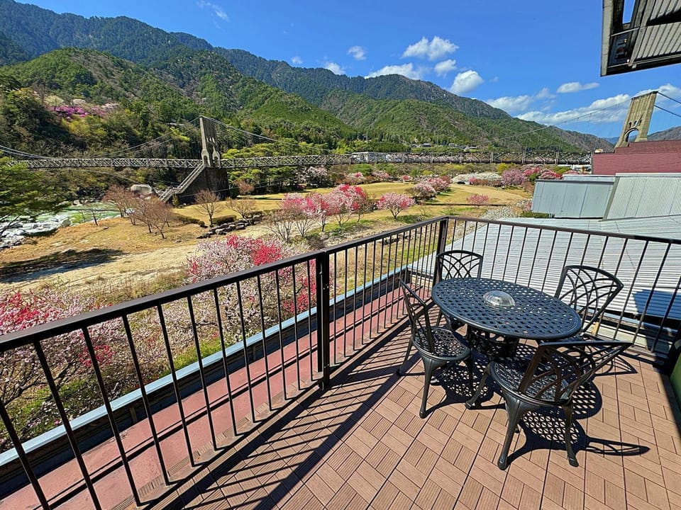 Nearby landmark, Balcony/Terrace