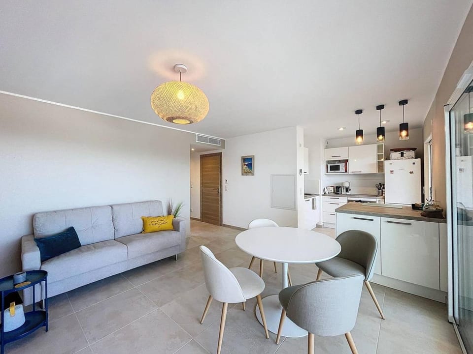 Appartement avec vue panoramique sur la mer Apartment in Calvi