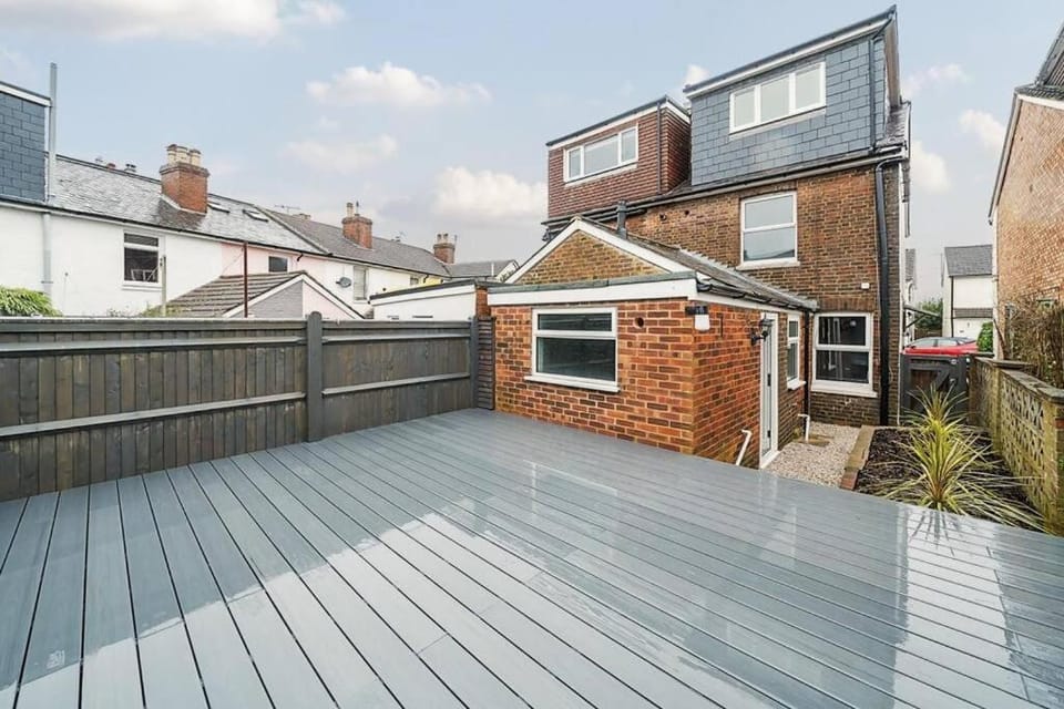 Luxury 3 Bed House in Central Tunbridge Wells Sleeps 10 Apartment in Royal Tunbridge Wells