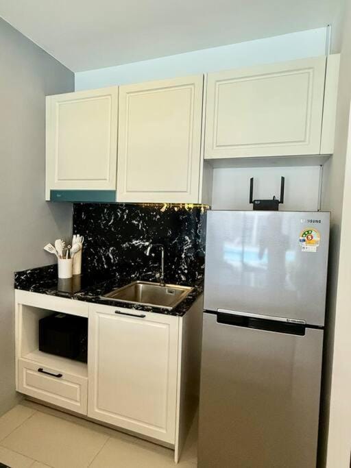 Kitchen or kitchenette, stove