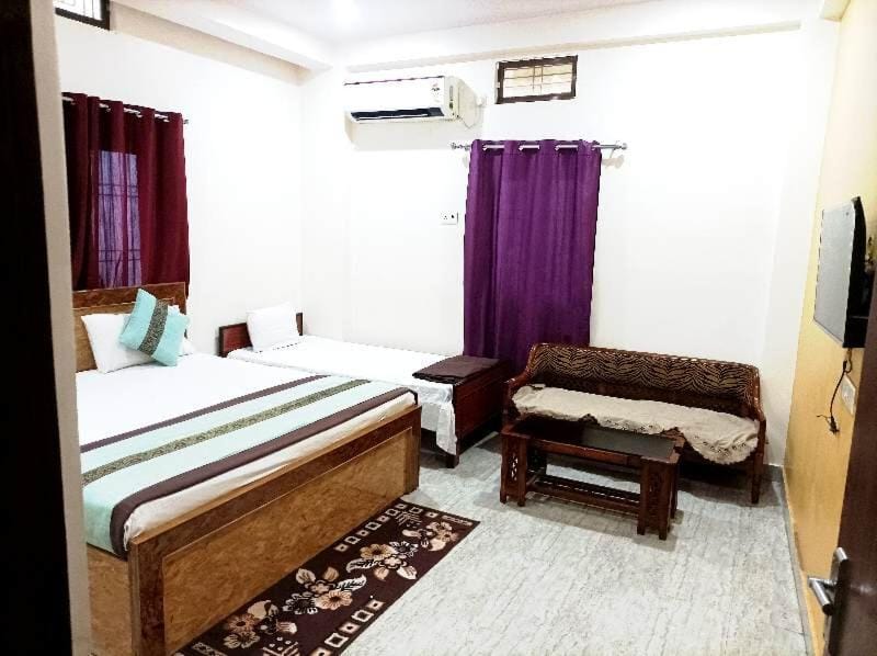 TV and multimedia, Living room, Photo of the whole room, air conditioner