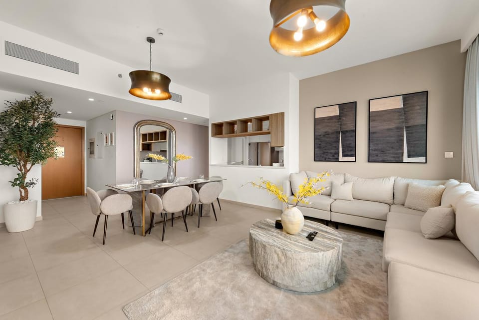 Living room, Dining area, internet