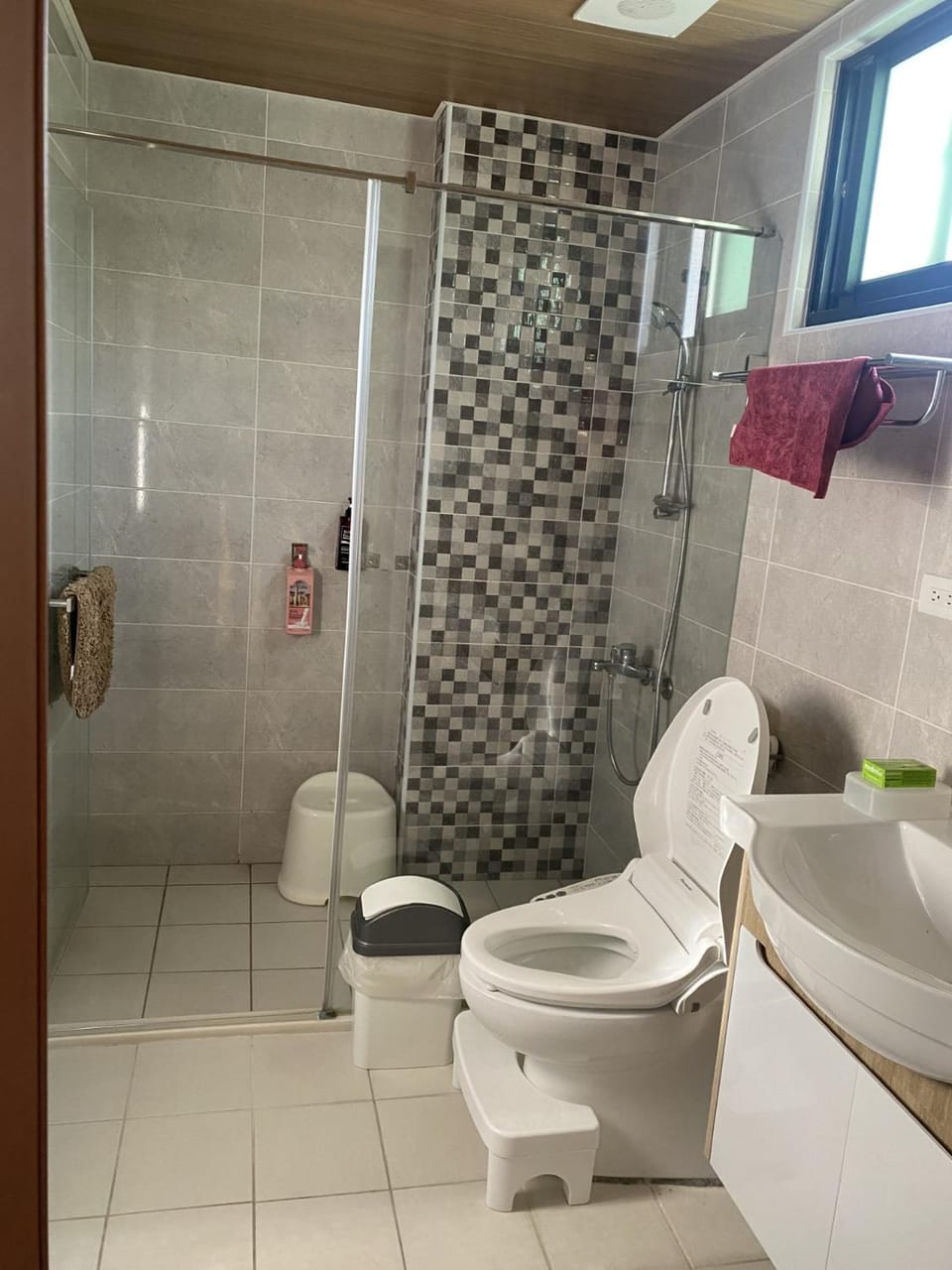 Shower, Toilet, Bathroom
