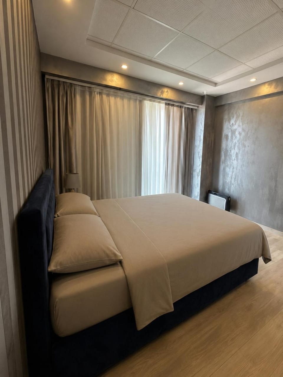 Bed, Bathroom, Photo of the whole room, Bedroom