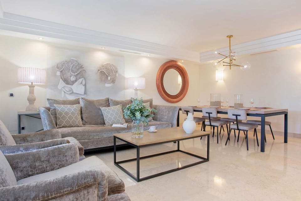 Living room, Seating area, Dining area