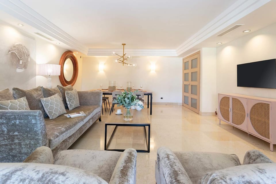 Communal lounge/ TV room, TV and multimedia, Living room, Seating area