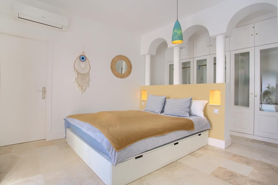 Living room, Bedroom