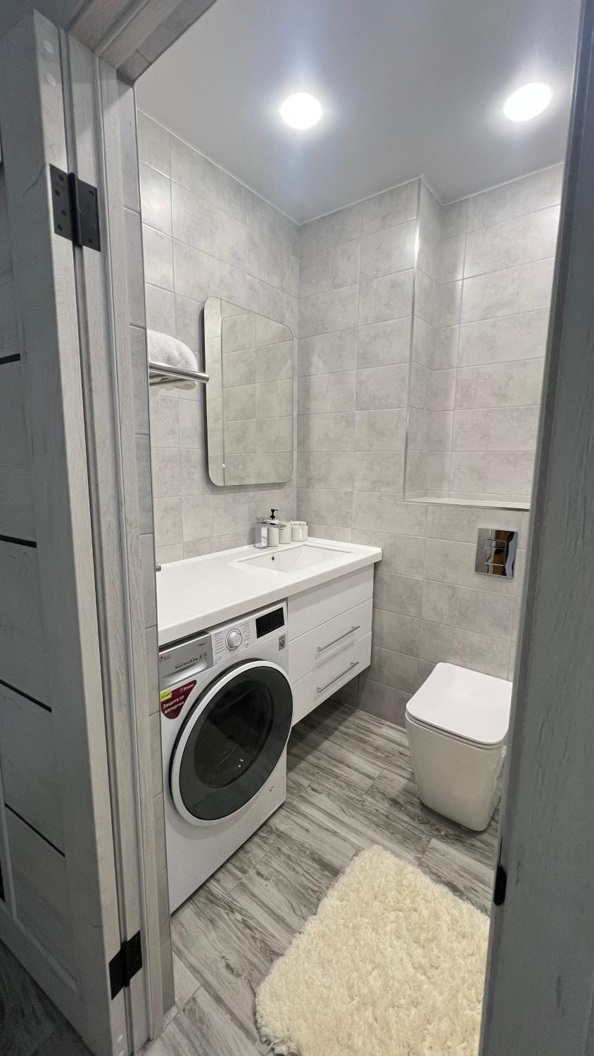 Shower, Toilet, Bathroom, Bath