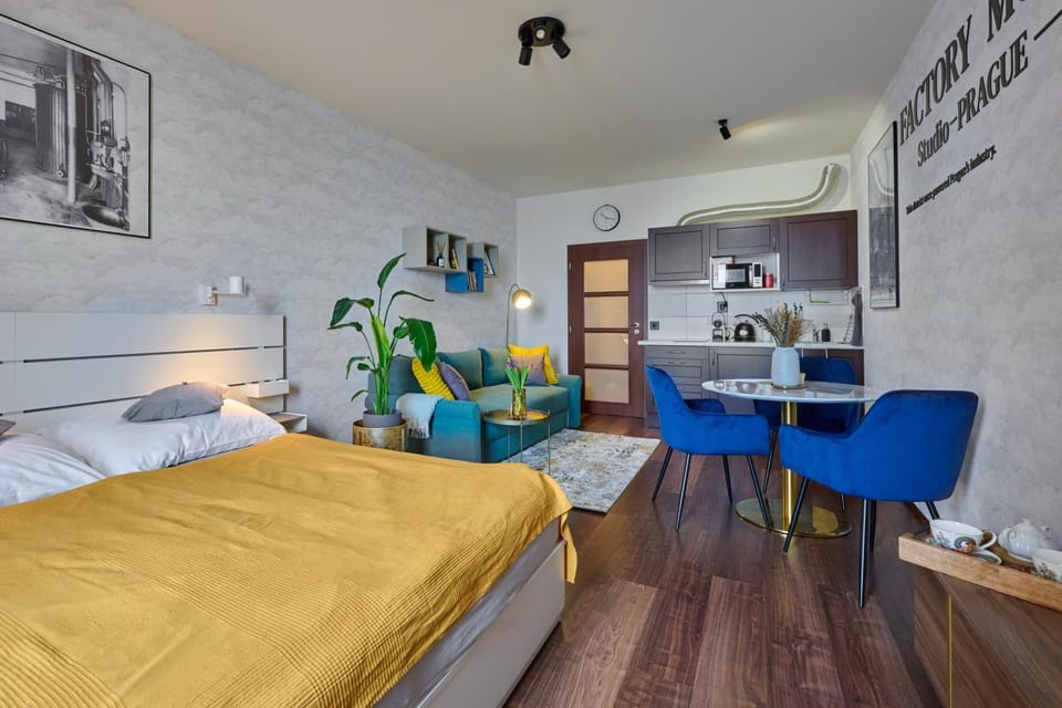 High-Sky O2 arena Apartment with garage parking and AC Apartment in Prague
