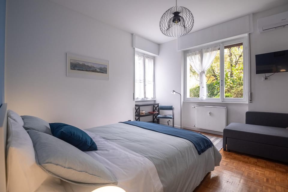 Bedroom, Garden view