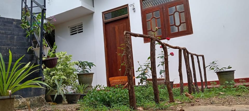 Rustic Inn Apartment in Mirissa