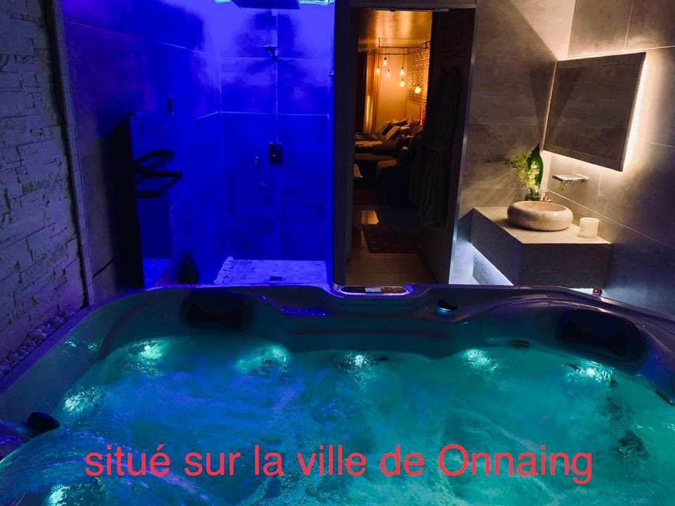 Hot Tub, Bathroom, Spa and wellness centre/facilities, Spa and wellness centre/facilities