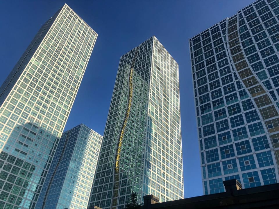 Property building, Day