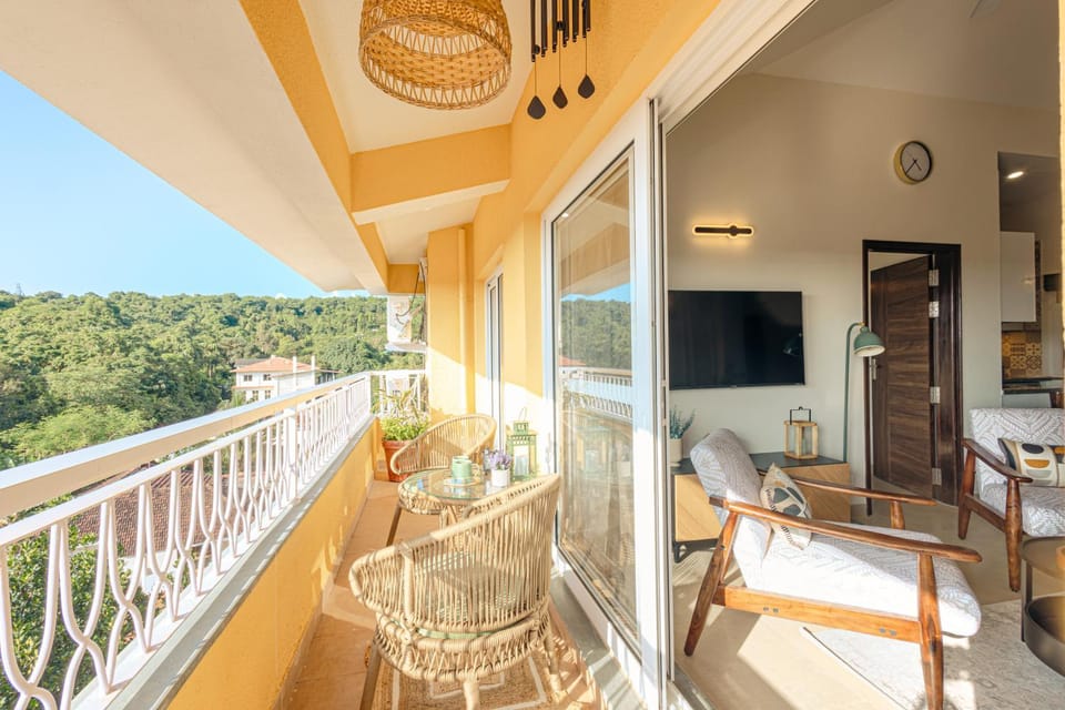 Patio, Day, TV and multimedia, View (from property/room), Balcony/Terrace, Living room, Seating area, Dining area