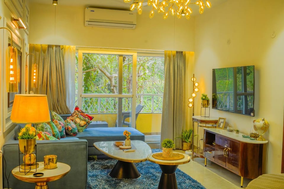 TV and multimedia, Living room, Seating area, air conditioner