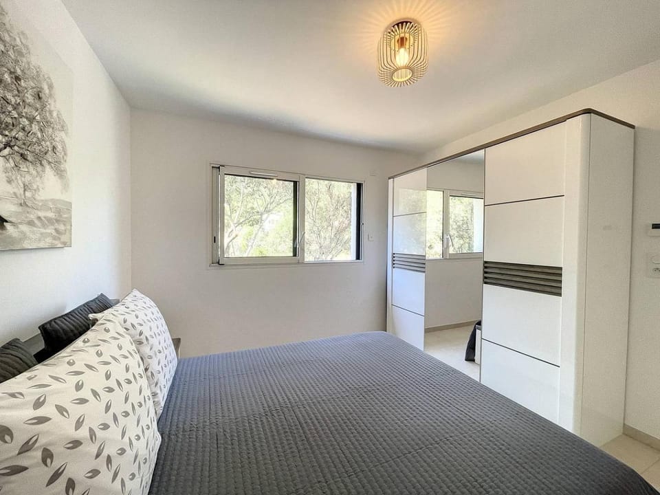 Appartement T2 dans une résidence avec piscine Apartment in Calvi