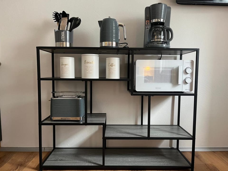 Coffee/tea facilities, toaster