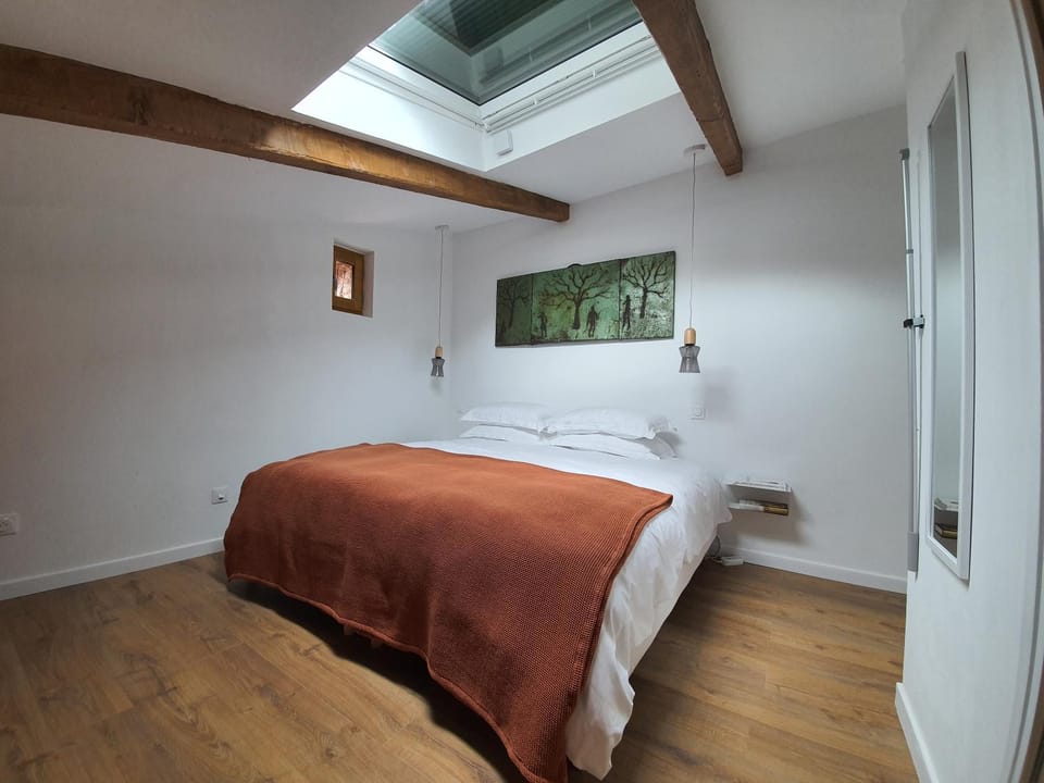 2 Bed Apart-Garage near Les Halles-Sleeps4 Apartment in Béziers