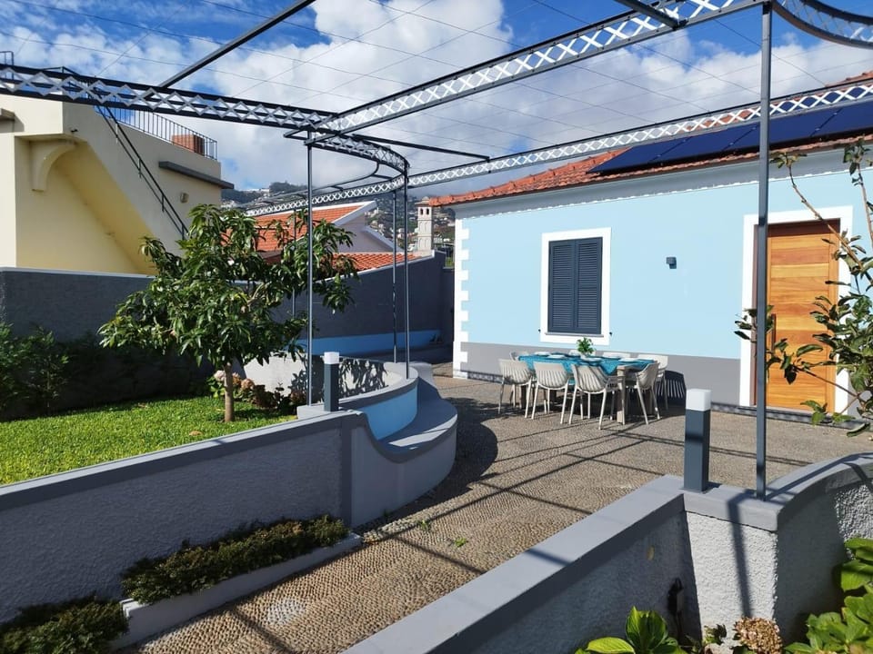 Luxury Retreat in Camara de Lobos House in Câmara De Lobos