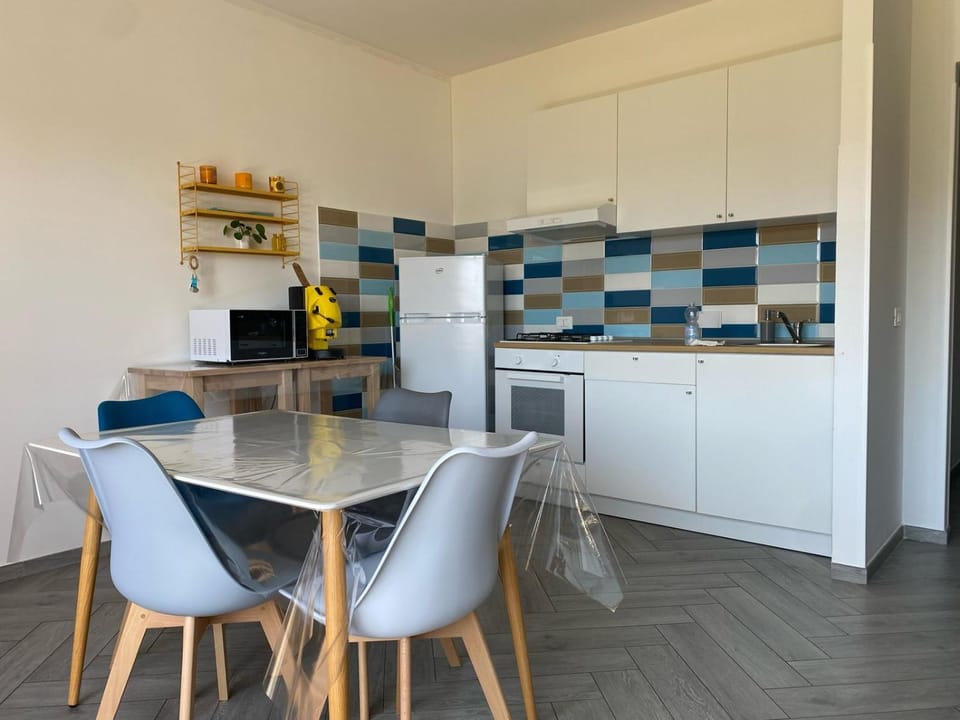 Communal lounge/ TV room, kitchen