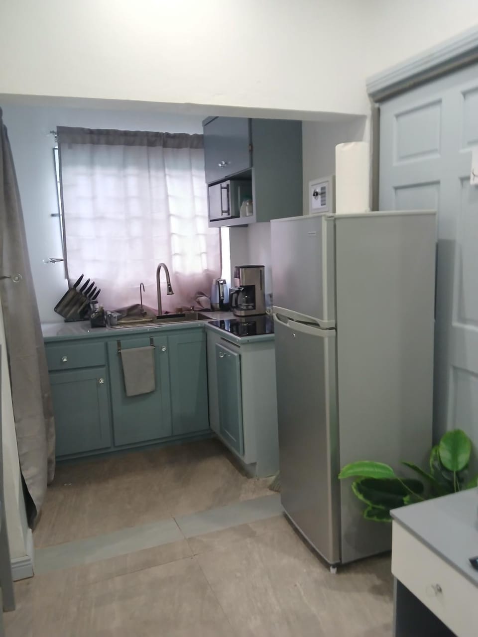 Clavier's- AirCon- Seaside- FamilyFriendly Apartment in Caribbean