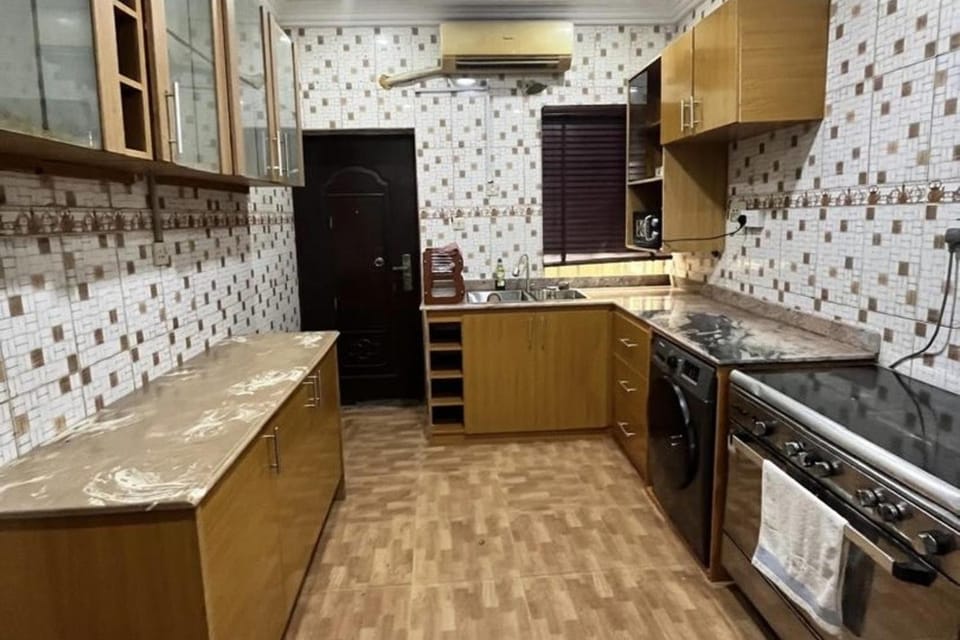 Luxe Lagos Retreat with 3 Bedrooms House in Lagos