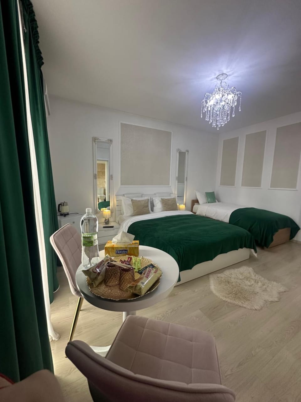 Bed, Food and drinks, Bedroom