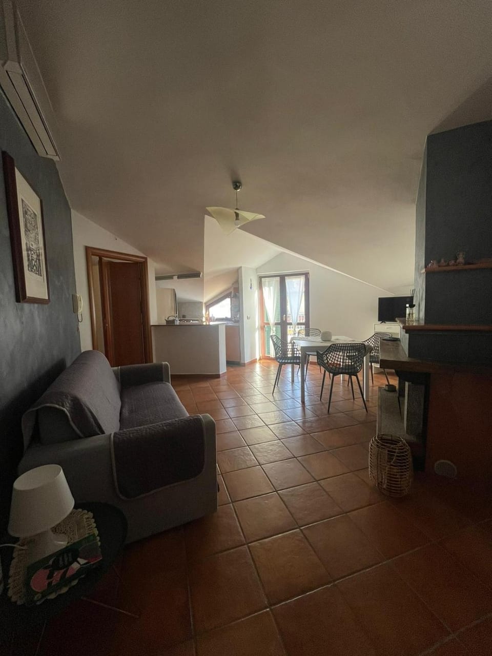 Kitchen or kitchenette, Living room, air conditioner