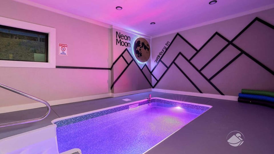 Neon Moon Chalet in Gatlinburg