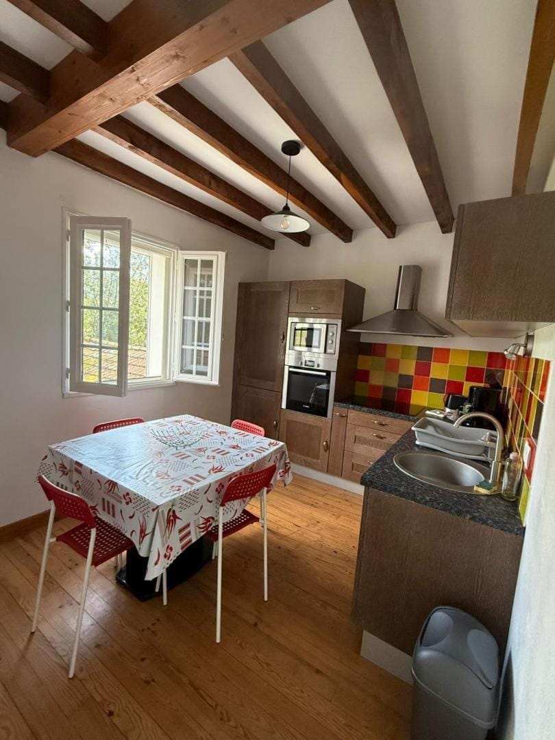 Elizako bidea House in French Basque Country
