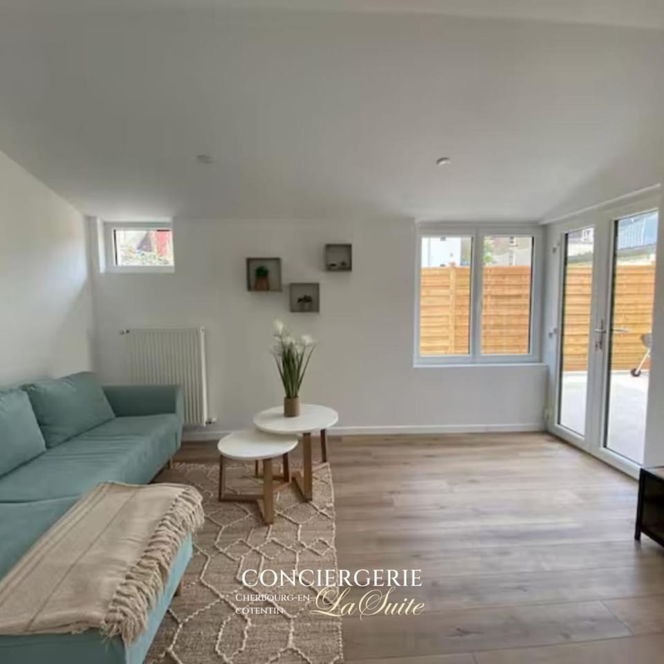 Communal lounge/ TV room, Living room, Decorative detail, Seating area