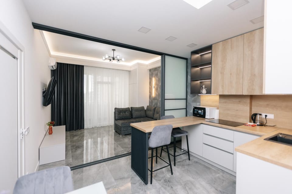 Kitchen or kitchenette, Dining area, minibar