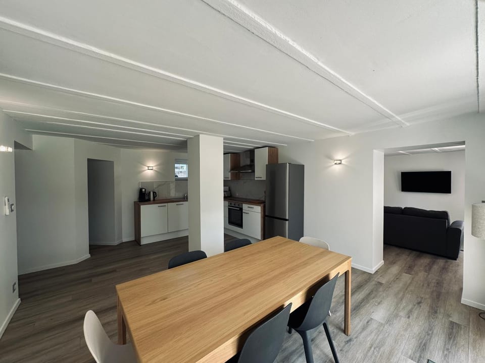 Dining area, Meals