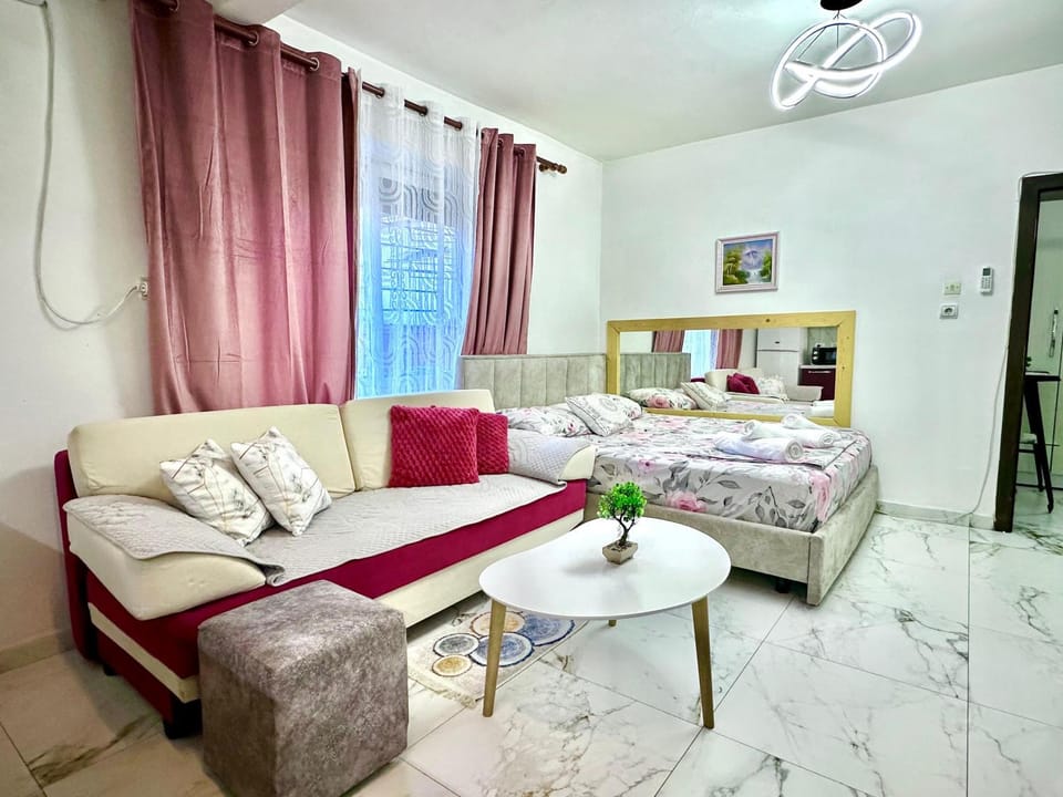 Bed, Living room, Photo of the whole room, Seating area, Bedroom