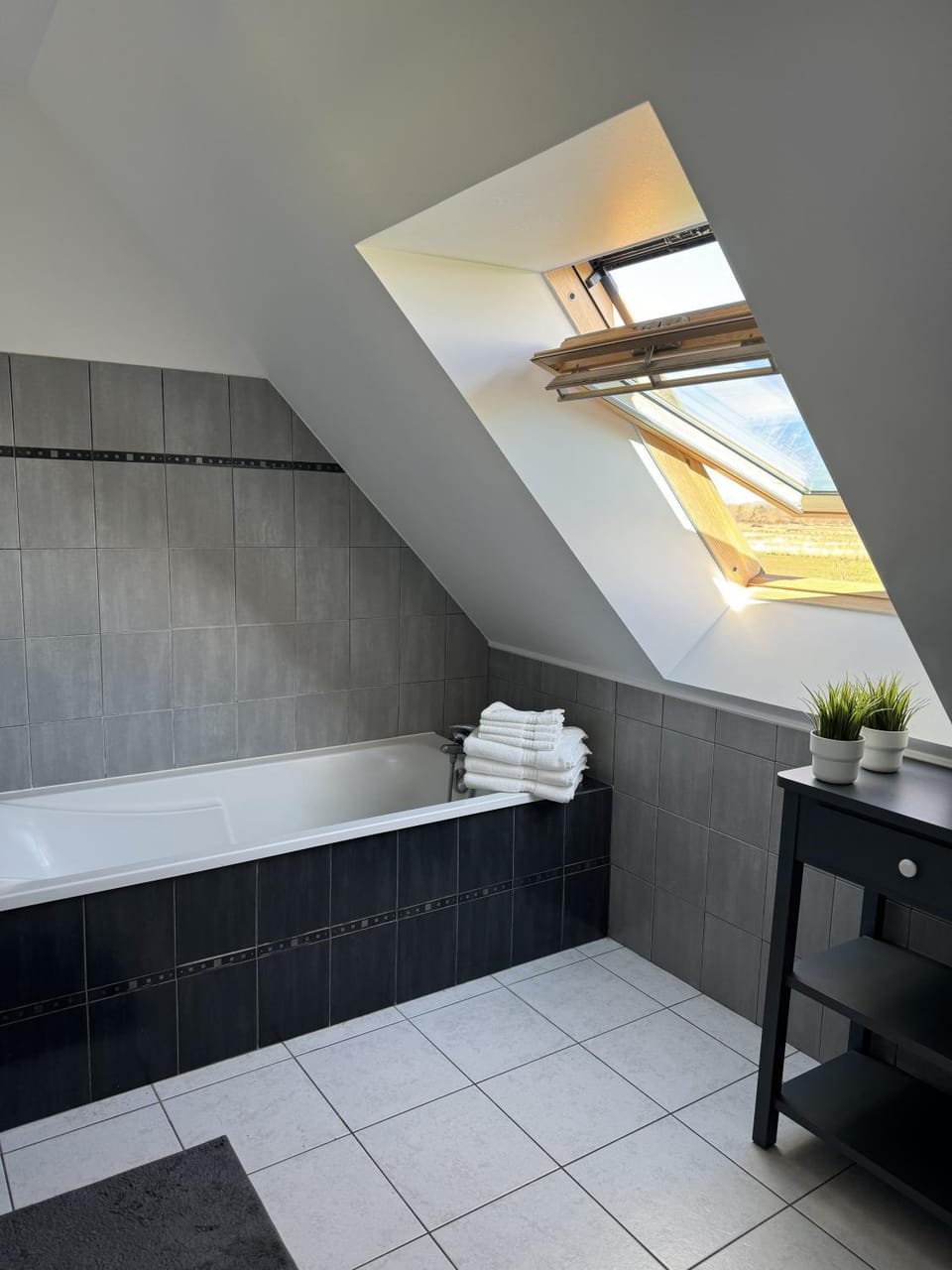 Bathroom, Bath, towels