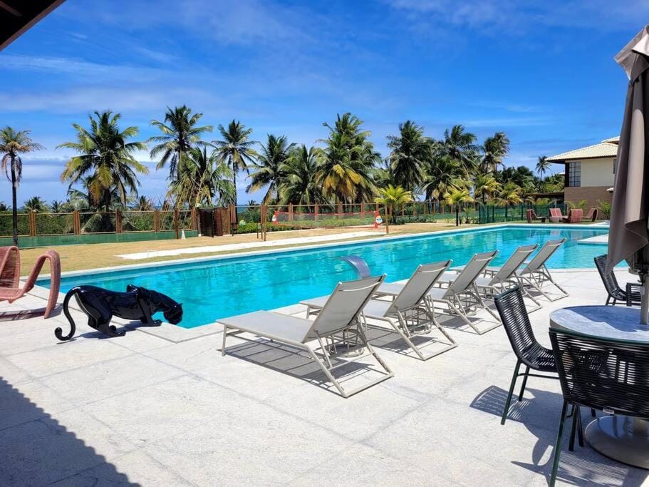 Day, Pool view, Swimming pool, sunbed