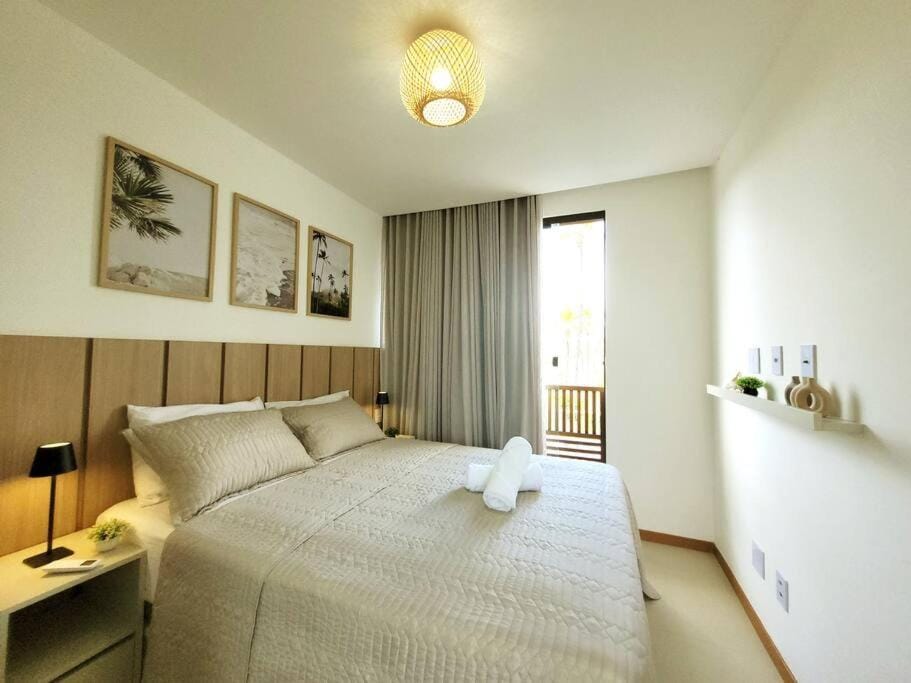Bed, Photo of the whole room, Decorative detail, Bedroom, Garden view, Sea view, furniture, internet, locker, towels, wardrobe, air conditioner