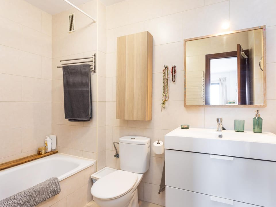 Shower, Toilet, Bathroom, Bath, towels