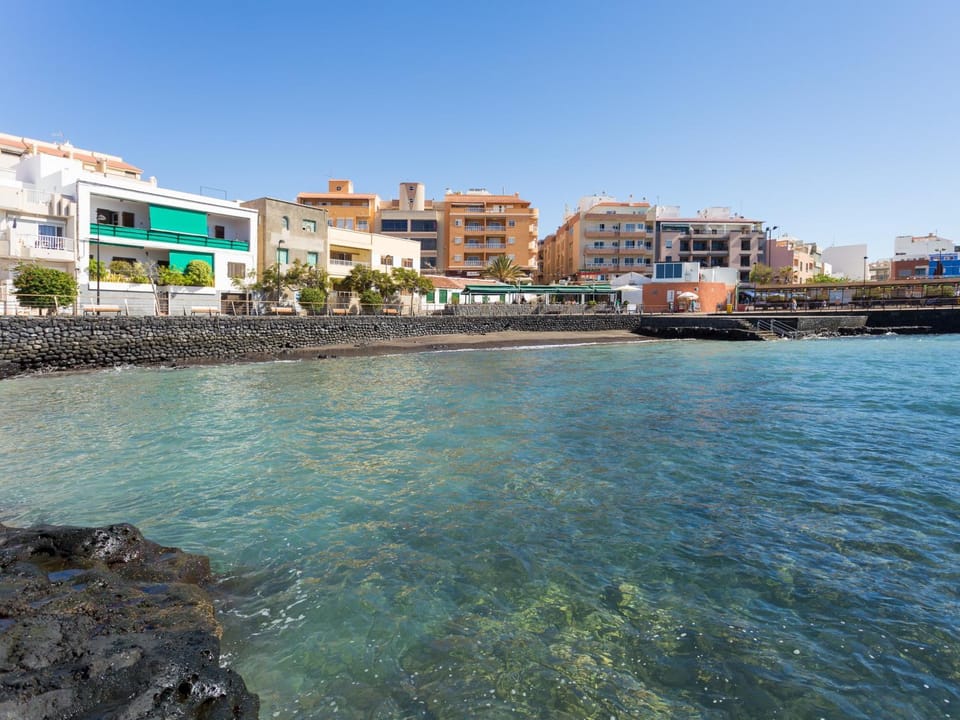 Neighbourhood, Beach