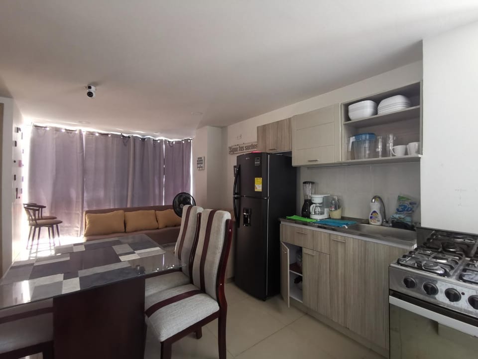 Kitchen or kitchenette, Dining area, oven