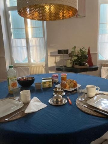Breakfast, Continental breakfast
