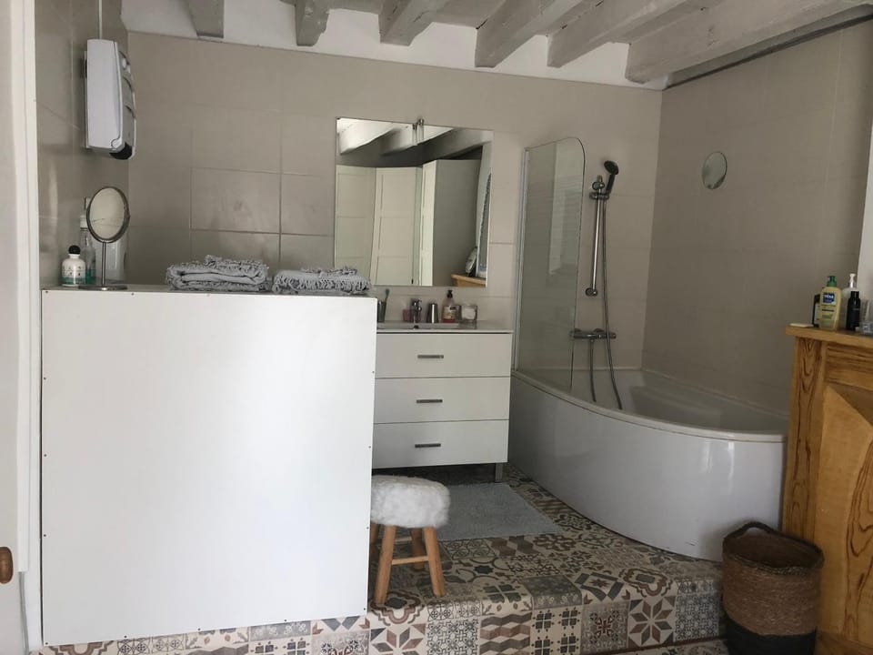Bathroom, Bath