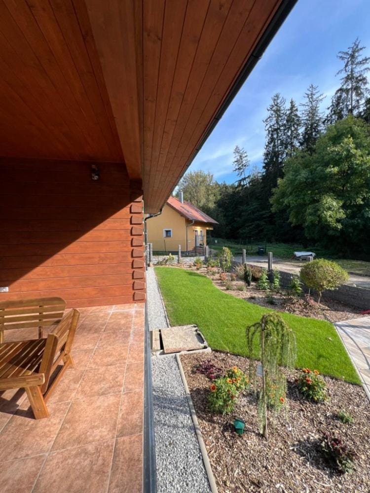 Day, Garden view