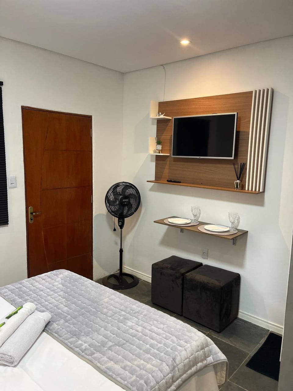 TV and multimedia, Photo of the whole room