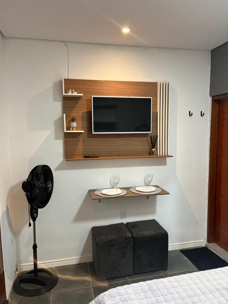 TV and multimedia, Photo of the whole room