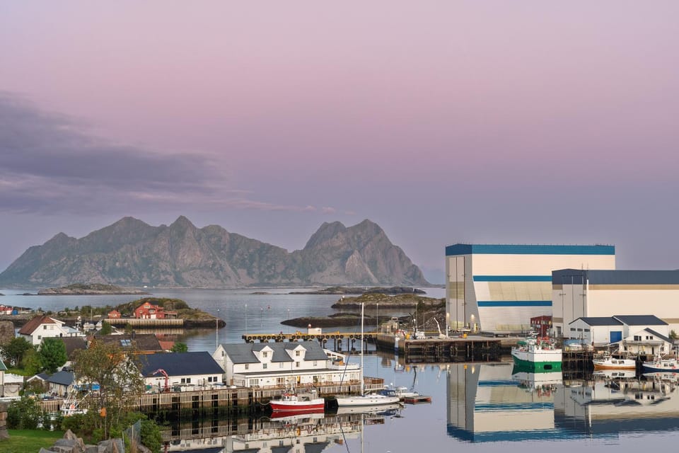 Nearby landmark, Lake view, Sea view