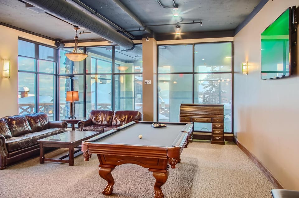 Stonegate Resort Unit A205 Apartment in British Columbia